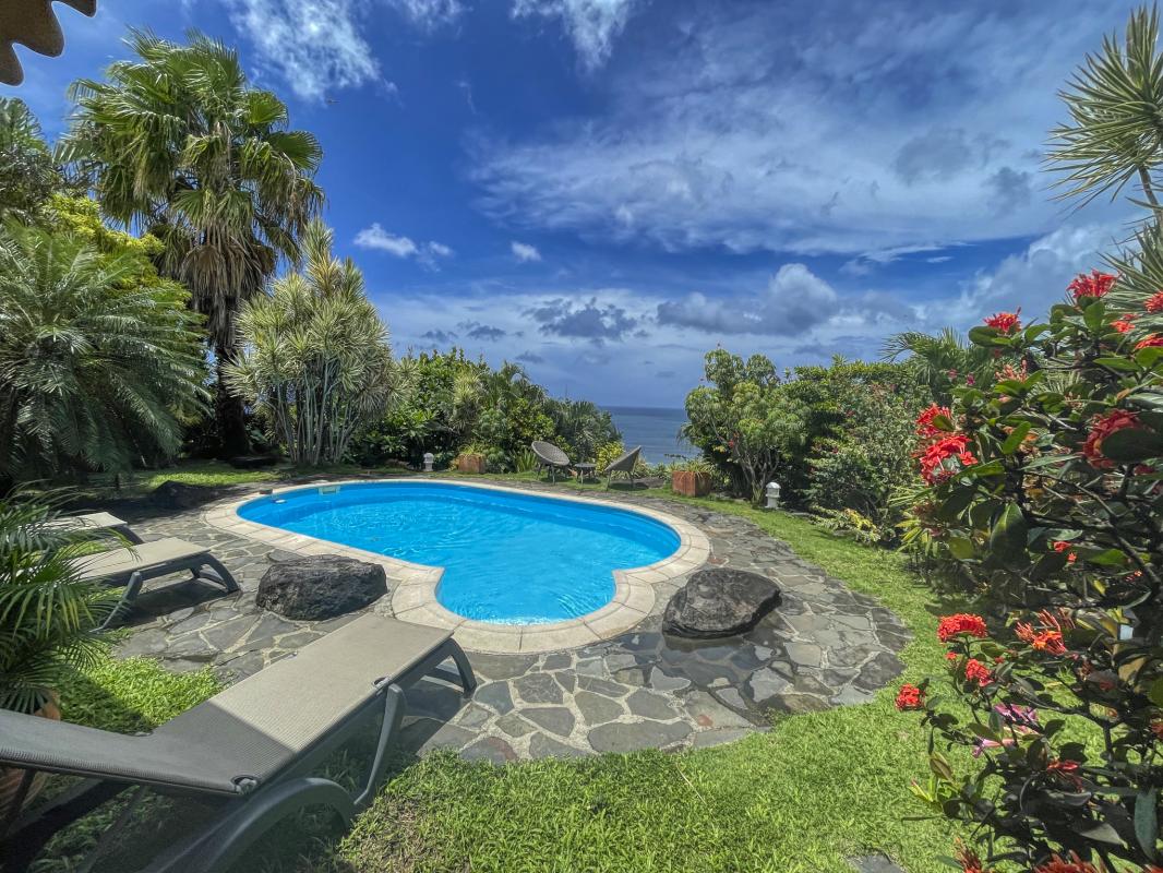 Villa Deshaies Guadeloupe__mer et piscine